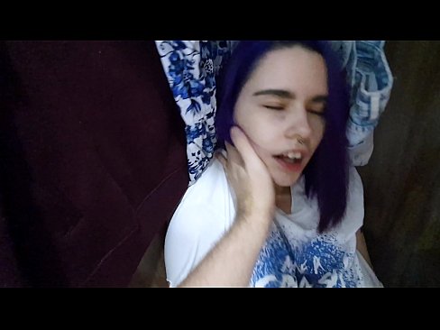 ❤️ Megtaláltam a nővéremet a szekrényben, és segítettem neki elélvezni. ❤ Baszás videó at hu.raceporn.ru ☑